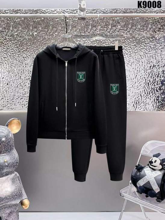 Picture of LV Sweater Suits _SKULVM-5XLkdtr1041031